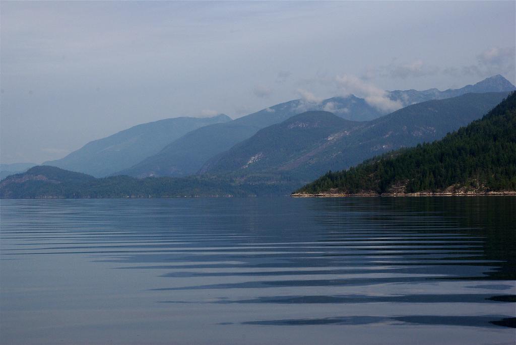 Tranquility Bay Waterfront Inn Sechelt Exteriér fotografie