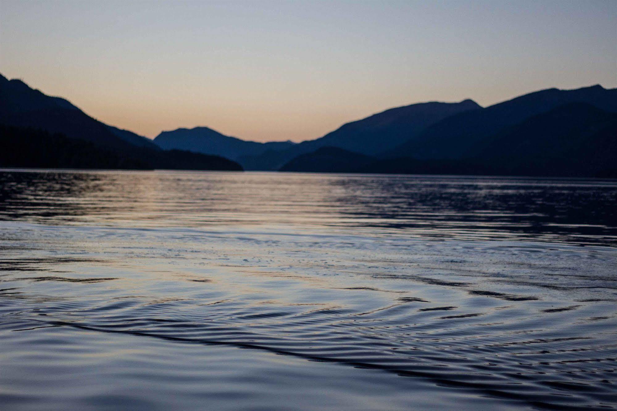 Tranquility Bay Waterfront Inn Sechelt Exteriér fotografie